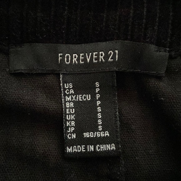 Black skirt - Picture 3 of 3